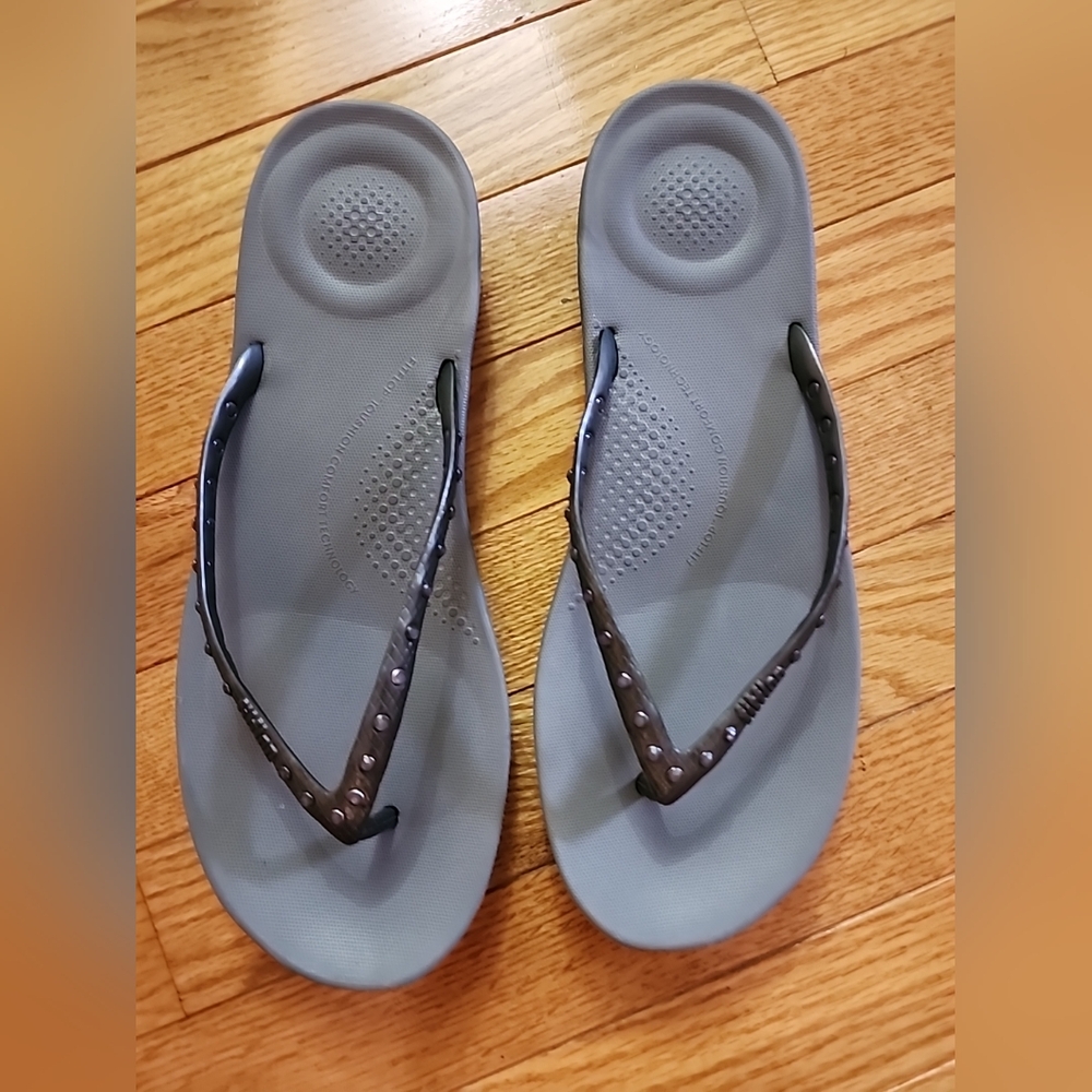 FitFlop IQUSHION Flip-flop Thong Sandals